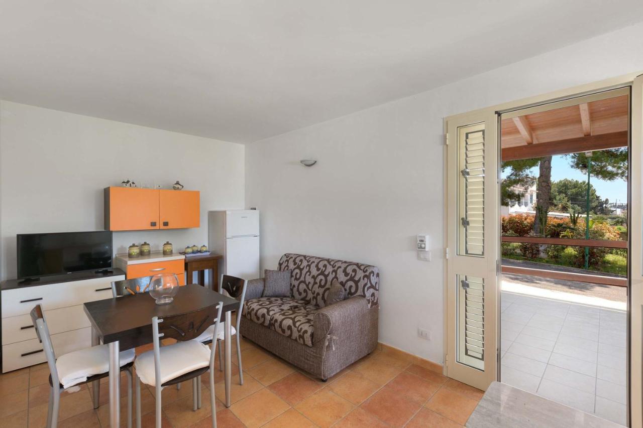Residence Garden Sea Porto Cesareo Buitenkant foto